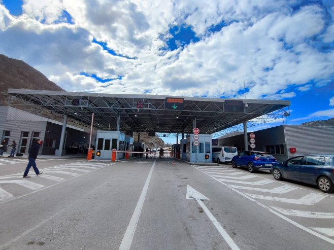 Хитно убрзати контроле путника на Зупцима