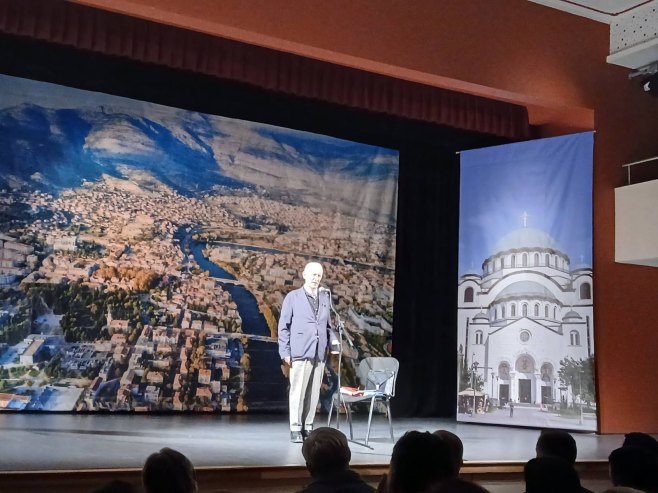 Требиње, одржано вече Матије Бећковића - Фото: РТРС