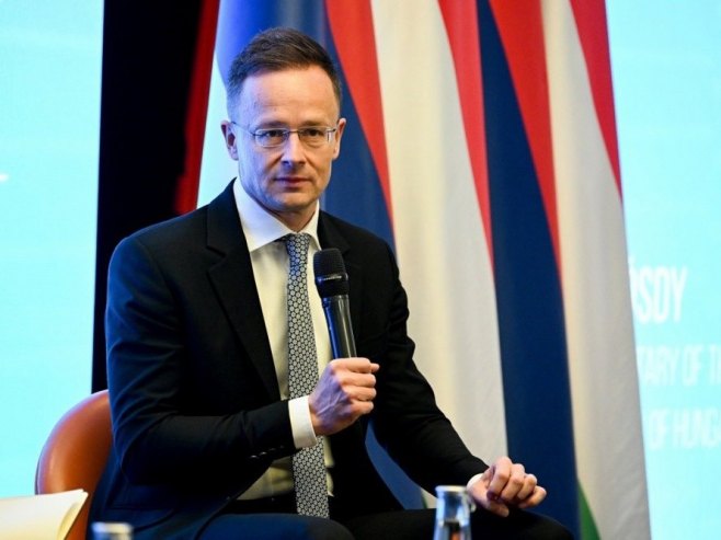 Петер Сијарто (фото: архива/EPA-EFE/TIBOR ILLYES HUNGARY OUT) - 