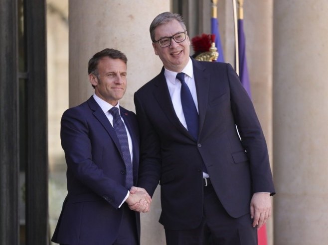 Макрон и Вучић (Фото: EPA/Teresa Suarez) - 