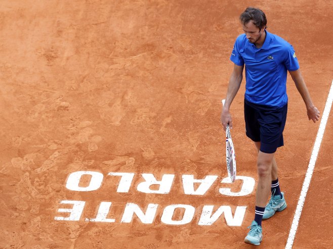 Данил Медведев (Фото: EPA-EFE/SEBASTIEN NOGIER) - 