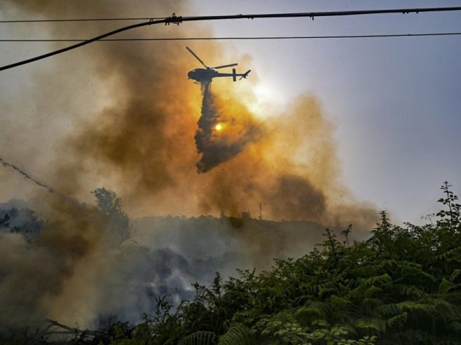 Пожар у Италији (Фото: EPA-EFE/Ciro Fusco, илустрација) Пожар у Италији (Фото: EPA-EFE/Ciro Fusco, илустрација) -