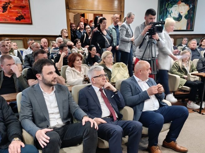 Приједор, скупштина ДЕМОС-а Приједор, скупштина ДЕМОС-а - Фото: РТРС