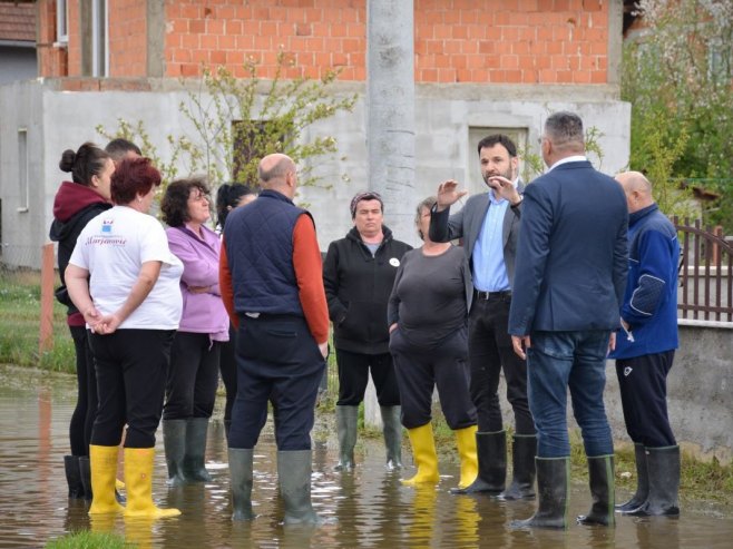 Јавор посјетио поплављено насеље Балтин Баре Јавор посјетио поплављено насеље Балтин Баре - Фото: СРНА