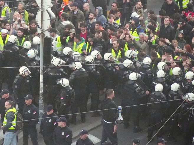 Протести у Београду, Нишу и Новом Саду због хапшења студената