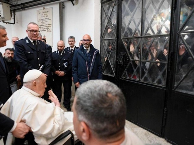 Папа посјетио затвор у Риму (Фото: EPA-EFE/VATICAN MEDIA) Папа посјетио затвор у Риму (Фото: EPA-EFE/VATICAN MEDIA) -