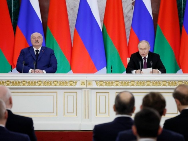 Владимир Путин и Александар Лукашенко (фото: архива/EPA-EFE/MAXIM SHEMETOV/POOL) Владимир Путин и Александар Лукашенко (фото: архива/EPA-EFE/MAXIM SHEMETOV/POOL) -
