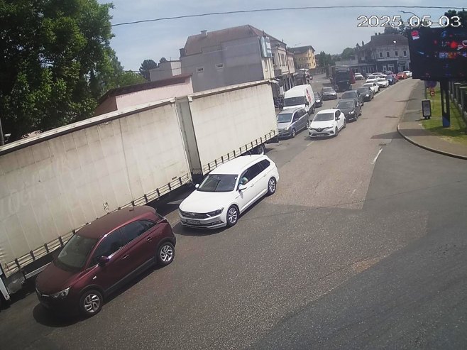 Појачан саобраћај на већини прелаза са Хрватском