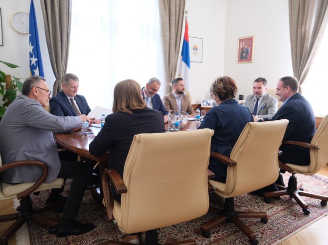 Кошарац: ЕУ угрожава људска права и слободу кретања домаћим превозницима и грубо нарушава ССП