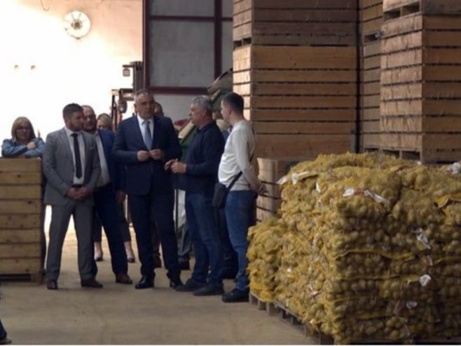 Минић у Рогатици: Влада ће подржати пројекат прераде кромпира са 500.000 КМ (ВИДЕО)