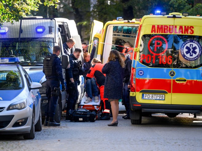 Полиција и Хитна помоћ Пољске (Фото: EPA-EFE/JAKUB KACZMARCZYK POLAND OUT) Полиција и Хитна помоћ Пољске (Фото: EPA-EFE/JAKUB KACZMARCZYK POLAND OUT) -