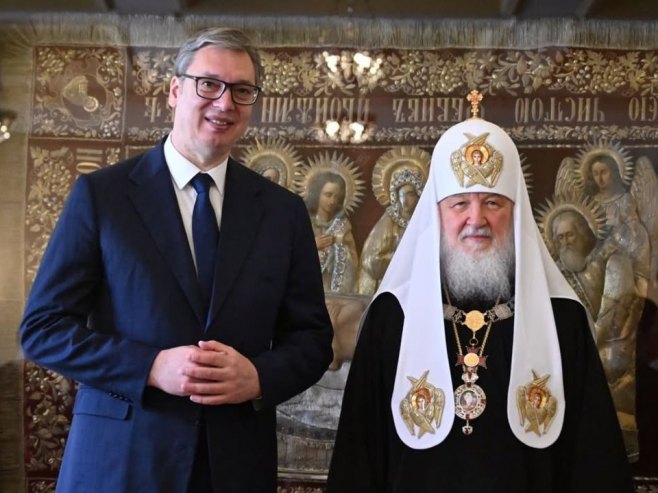 Вучић одликовао руског патријарха Кирила Орденом Републике Србије првог степена (ФОТО)