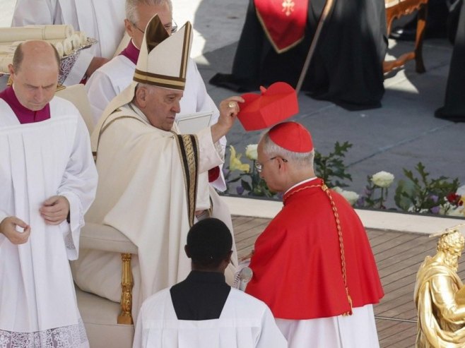 Upokojeni papa Franjo i tadašnji kardinal a sad papa Lav IV (foto: EPA-EFE/GIUSEPPE LAMI) 
