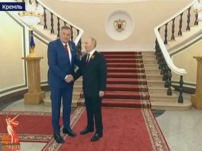 Додик и Цвијановић међу првим званицама стигли у Кремљ - дочекао их Путин (ВИДЕО)