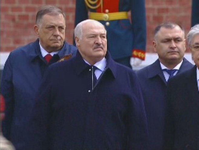 Додик: Част је присуствовати великој паради побједе у Москви (ФОТО) Додик: Част је присуствовати великој паради побједе у Москви (ФОТО)
