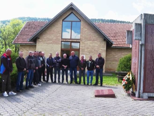 У општини Петровац - Дринић одата почаст погинулим припадницима ратне полиције У општини Петровац - Дринић одата почаст погинулим припадницима ратне полиције - Фото: РТРС