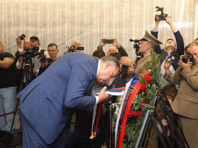Обиљежавање Дана Војске Републике Српске, касарна Козара Обиљежавање Дана Војске Републике Српске, касарна Козара - Фото: predsjednikrs.rs/Borislav Zdrinja