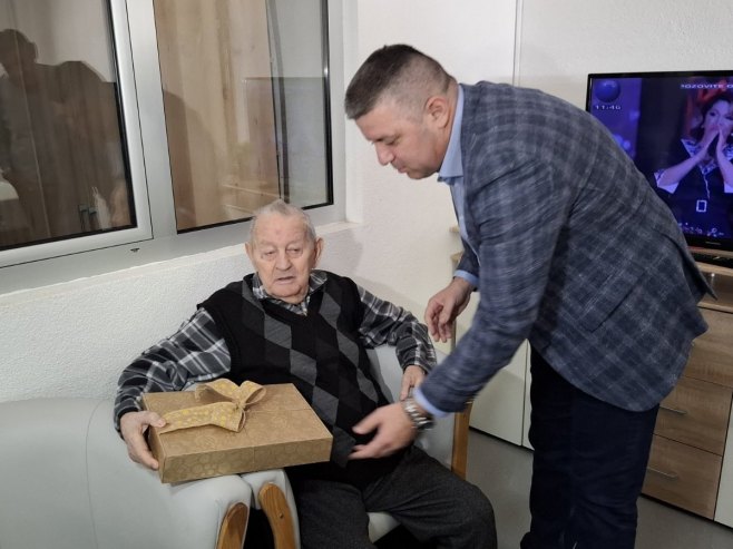 Ђуро Томић у 103. години: Живот је био добар (ФОТО)