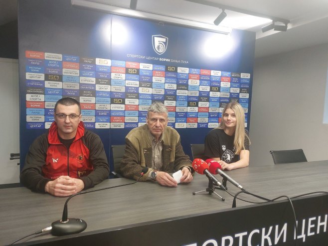 Орловима прва меч лопта