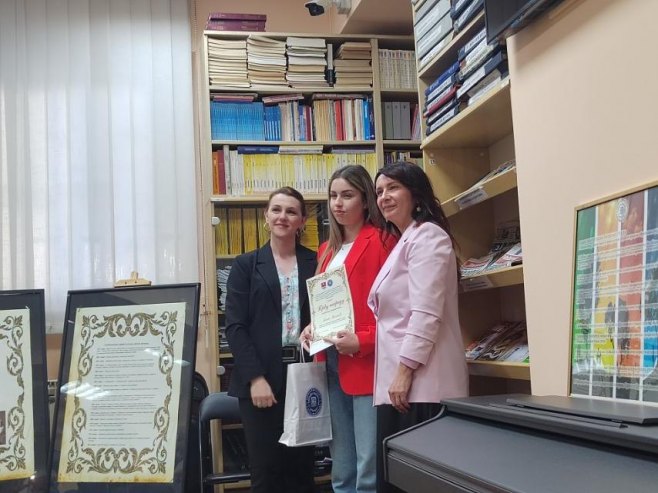 На Литерарном конкурсу додијељене симболичне новчане награде