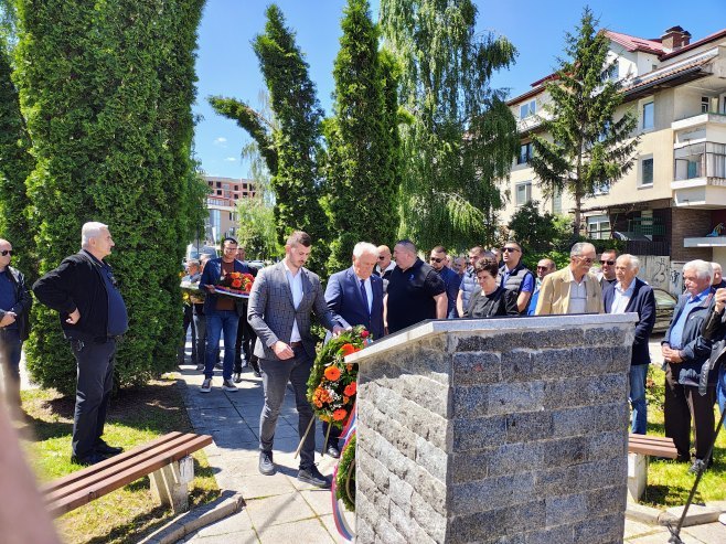 Обиљежен Дан одбране Илиџе Обиљежен Дан одбране Илиџе - Фото: СРНА