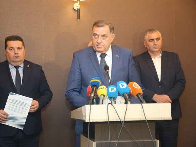 Додик: Република Српска жели дијалог, а не диктат; Ако нисмо релевантни, ријешите кризу умјесто нас (ВИДЕО)