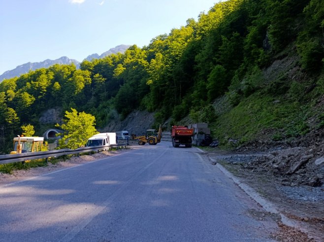 Санација клизишта на магистралном путу Гацко-Фоча - Фото: СРНА