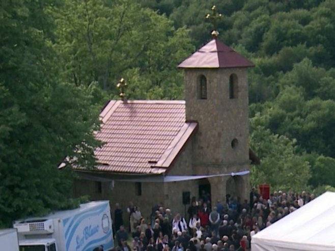 У рату разореном мајевичком селу Рожањ, освештан манастир Светог пророка Јеремије (ВИДЕО)