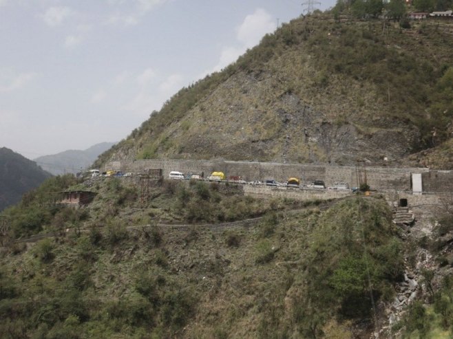 Клизиште (Фото: EPA-EFE/FAROOQ KHAN/илустрација) Клизиште (Фото: EPA-EFE/FAROOQ KHAN/илустрација) -