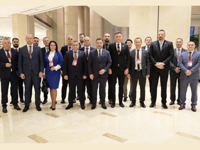 Радни састанак Кошарца са делегацијом Српске у Нингбоу (ФОТО)