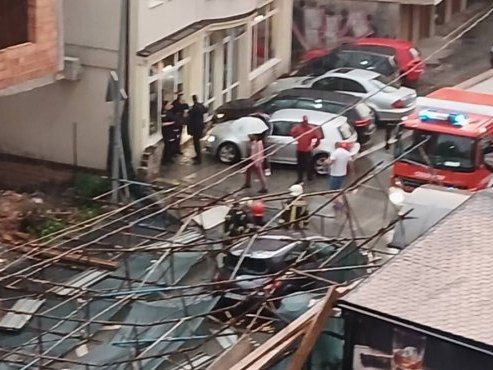 Добој: Нема повријеђених у паду скеле