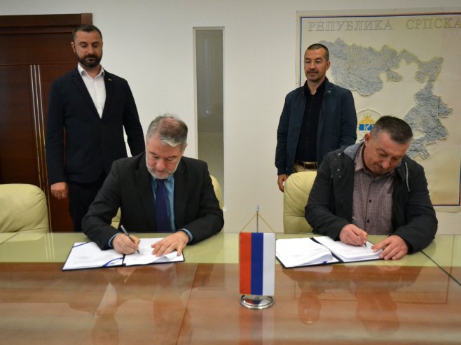 Потписан нови уговор за запослене у области социјалне заштите Српске