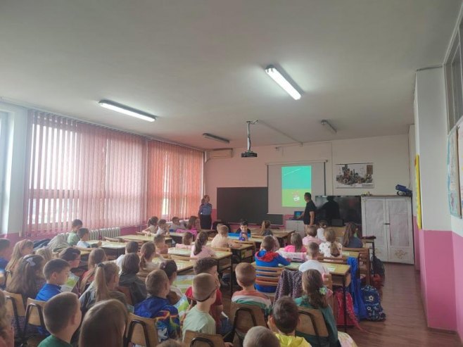 У Приједору предавање поводом Међународног дана нестале дјеце; Подићи свијест јавности о безбједном кретању најмлађих