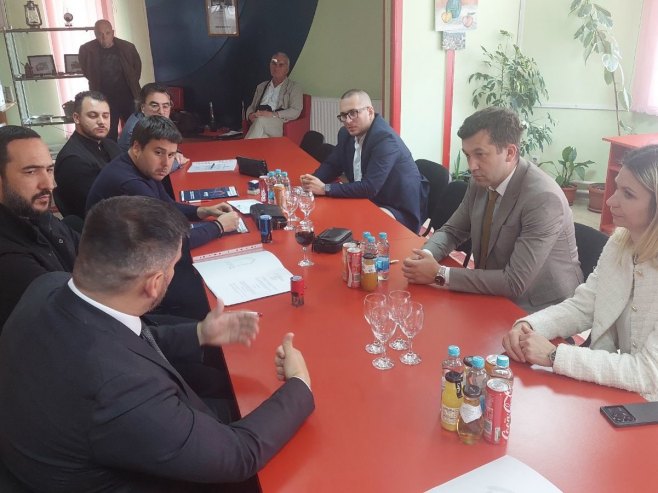 Потписивање уговора Потписивање уговора - Фото: РТРС