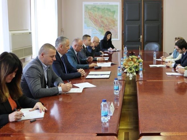 Гогановић са амбасадором Француске Гогановић са амбасадором Француске - Фото: СРНА