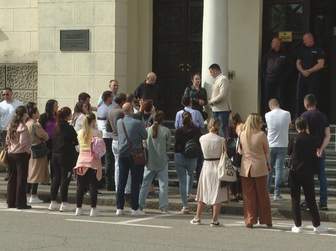 Бањалука: Незадовољни родитељи поново пред Градском управом