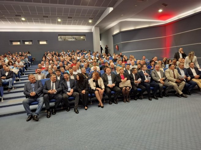 Градишка - Изборна конференција СНСД-а Градишка - Изборна конференција СНСД-а - Фото: Уступљена фотографија
