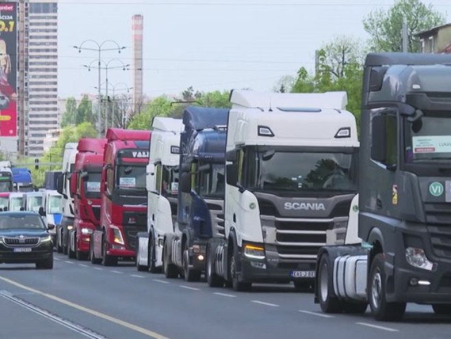 Превозници из БиХ, Србије и Сјеверне Македоније најавили блокаду граничних прелаза 16. јуна (ВИДЕО)
