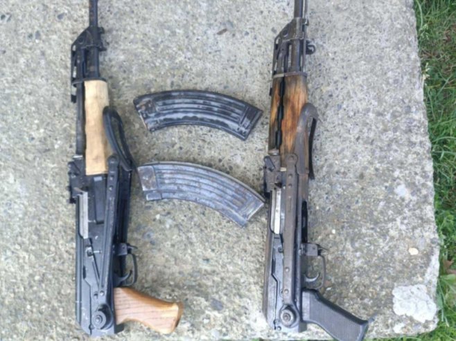 Лишено слободе једно лице, пронађено оружје у Дервенти