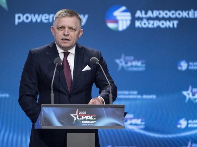 Роберт Фицо (Фото: EPA-EFE/Zsolt Szigetvary HUNGARY OUT/илустрација) Роберт Фицо (Фото: EPA-EFE/Zsolt Szigetvary HUNGARY OUT/илустрација) -