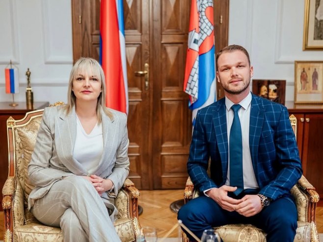Mirna Savić Banjac i Draško Stanivuković (foto: GrO SNSD Banjaluka) 