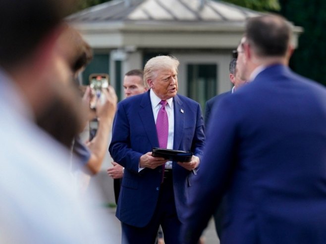 Трамп: Иран мора да склопи договор прије него што ништа не остане