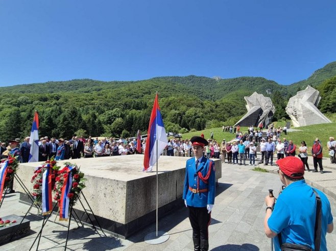 "Долина хероја" на Сутјесци никада неће бити заборављена (ФОТО)