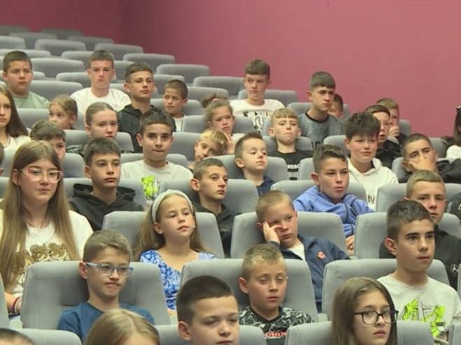 Пријем за дјецу са КиМ - Фото: РТРС
