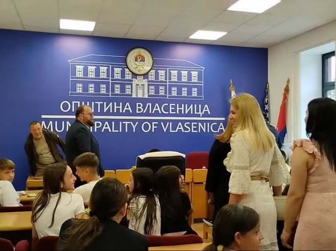 Основне школе из Власенице и Сочанице потписале Повељу о братимљењу (ВИДЕО)