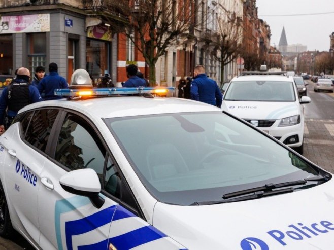Најмање три особе повријеђене када их је мушкарац напао на улици у Антверпену