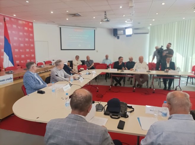 Трибина "БиХ у слијепој улици - година расплета" Трибина "БиХ у слијепој улици - година расплета" - Фото: РТРС