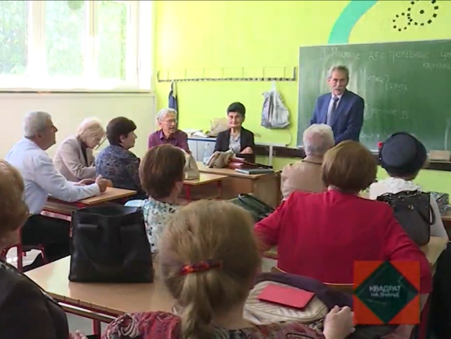 Оживљене успомене некадашњих ученика Учитељске школе "Иво Лола Рибар" у Фочи (ВИДЕО)