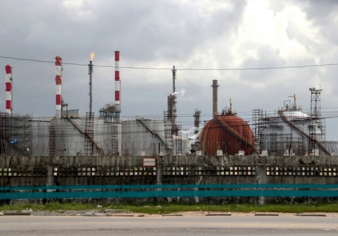 Шта ће се десити, блокира ли Иран један од главних путева нафте? (ВИДЕО)