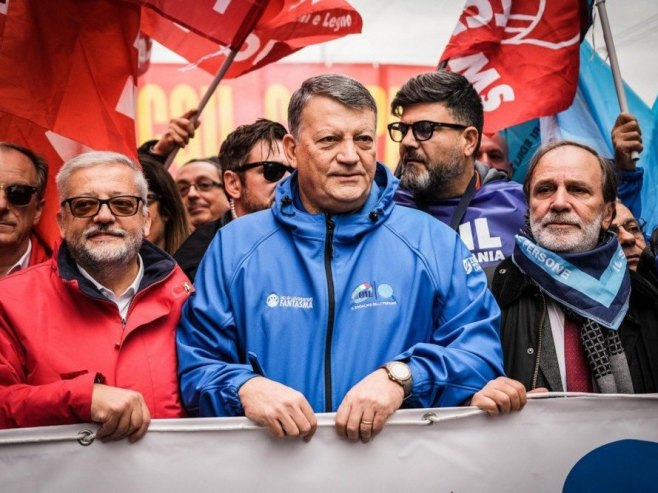 Штрајк у Италији (фото: EPA-EFE/CESARE ABBATE - илустрација) Штрајк у Италији (фото: EPA-EFE/CESARE ABBATE - илустрација) -